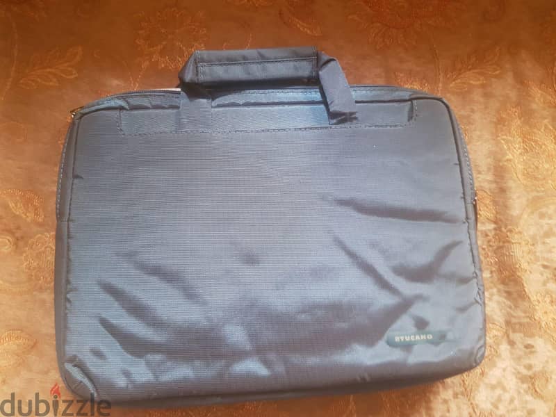 I Pad pocket    (TUKANO) 2