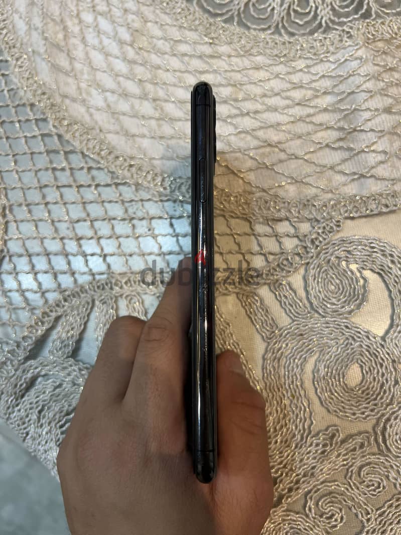 Apple - iPhone 11 Pro Max 2