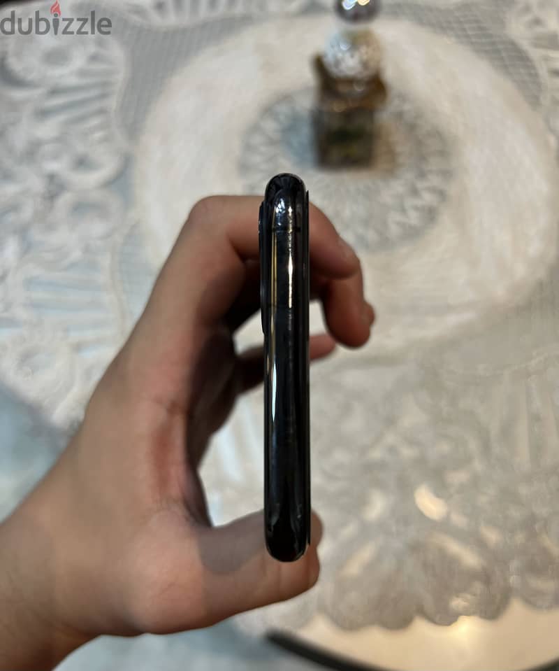 Apple - iPhone 11 Pro Max 3