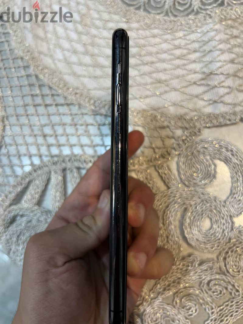 Apple - iPhone 11 Pro Max 4