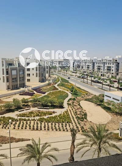ستوديو٨٠م مفروش بالكامل للإيجار في كمبوند هايد بارك التجمع الخامس Hyde Park New Cairo بالقرب من الجامعة الأمريكية AUC