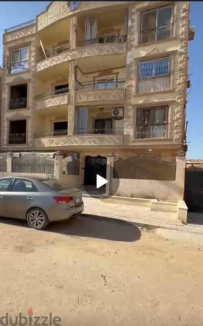 شقه في الحي الثالث بجوار نادي سيتي كلوب العبور obour city