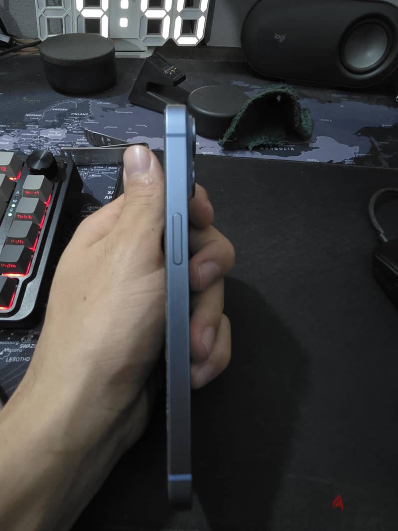 Apple - iPhone 14 1