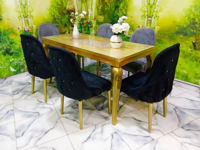 سفره مودرن خشب زان احمر دمياطي بالزجاج بتاعها