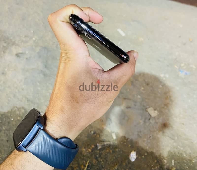 Apple - iPhone 11 Pro Max 2