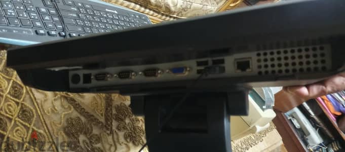 شاشه تاتش كمبيوتر بتاعت المحلات والكاشير و الباركود ومشتملاتها