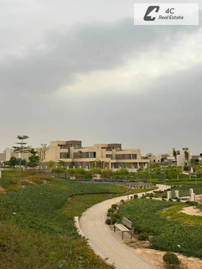 فيلا توين هاوس 297متر للبيع في palm hills new cairo فيو لاند سكيب اقل من سعر الماركت | استلام فوري