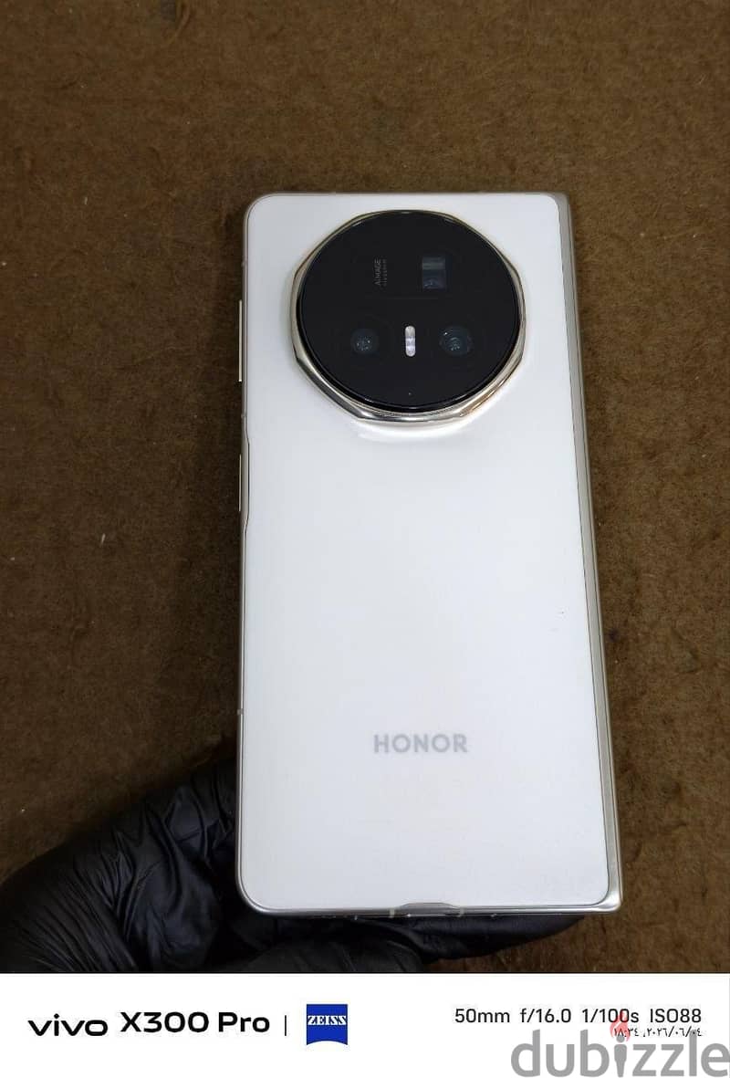 Honor Magic V5 2