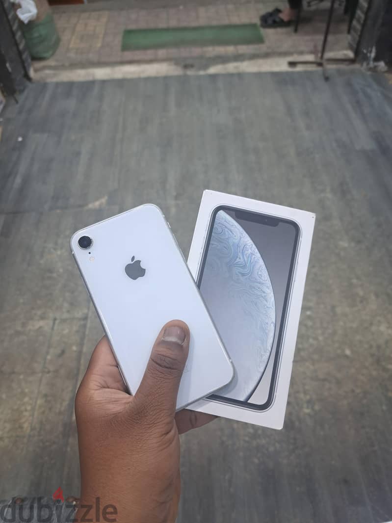 Apple - iPhone XR 3