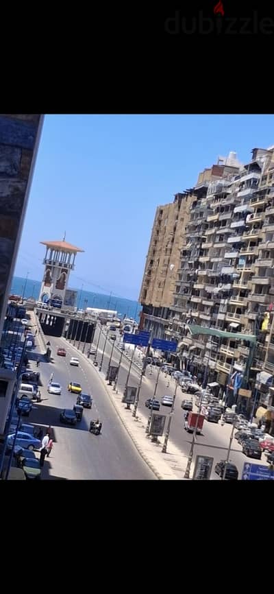 شقة مميزة ٢٠٠ متر في ميامي شارع ٤٥ الرئيسي ترى البحر ودقيقة مشي للبحر