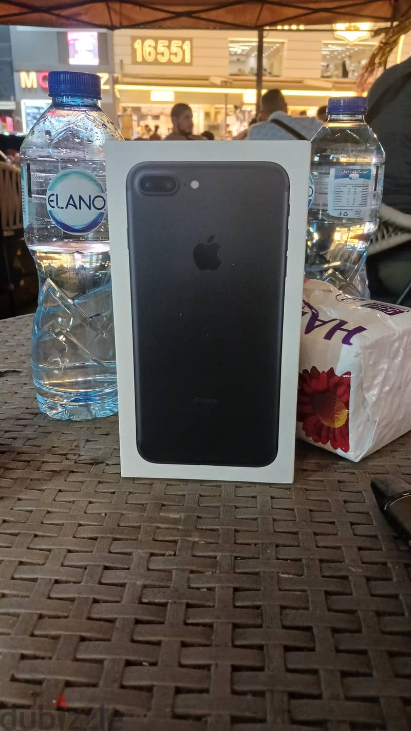 Apple - iPhone 7 Plus 8