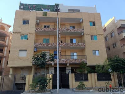 للبيع دوبلكس مميز ارضي واول خلفي في مدينه الشروق استلام فورى