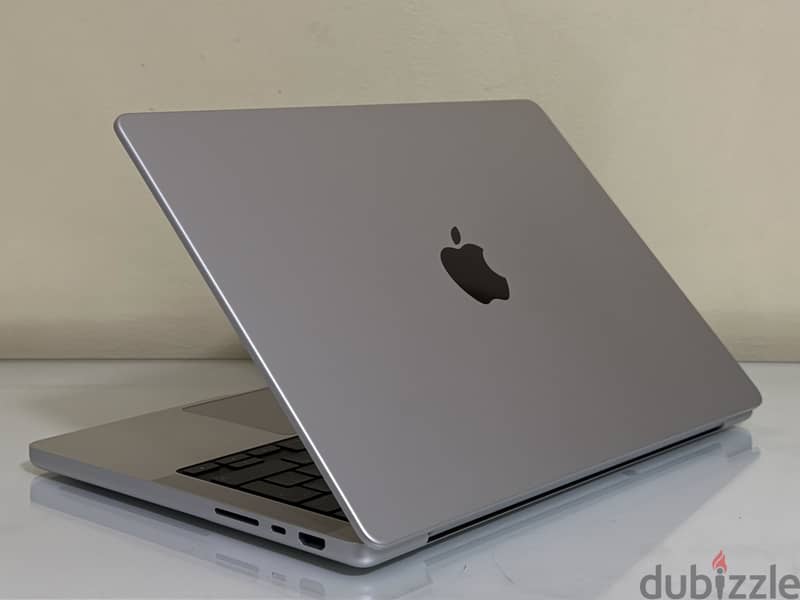 MacBook Pro 14-inch M5 1