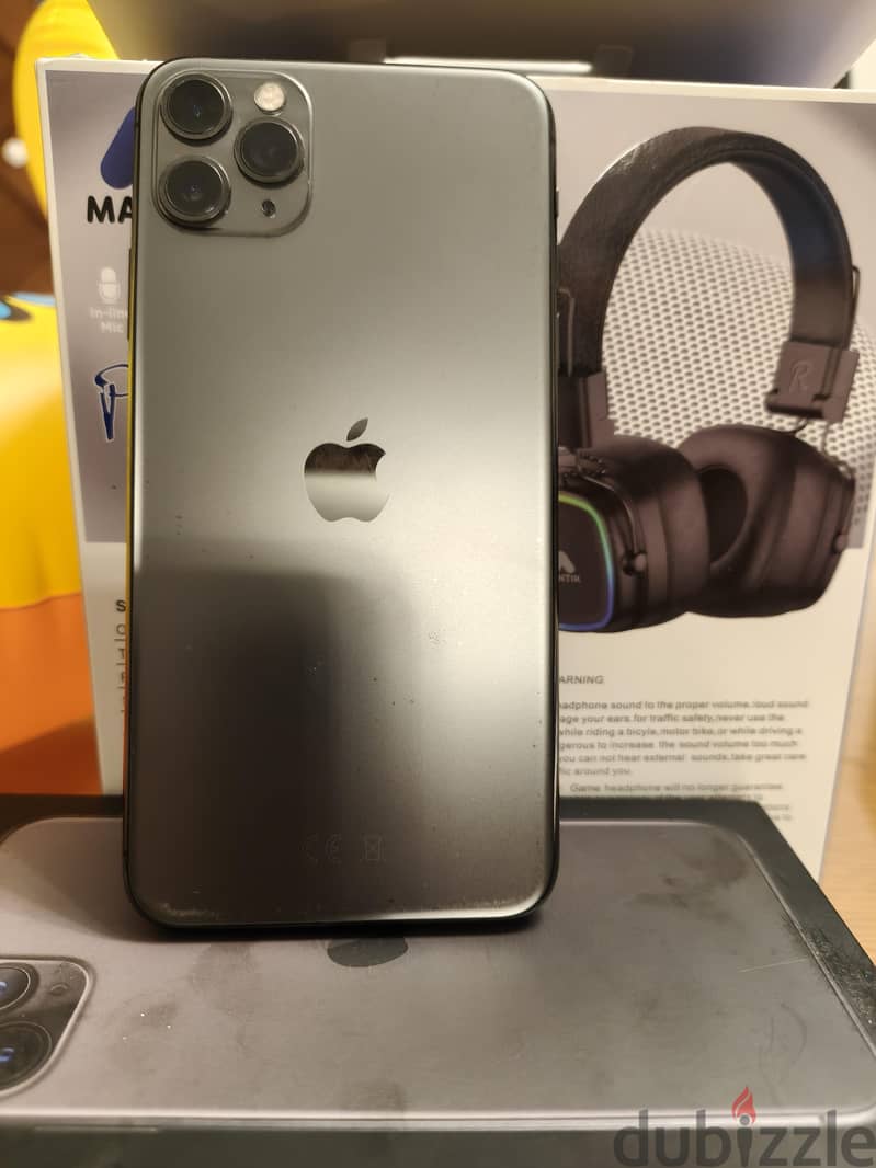 Apple - iPhone 11 Pro Max 2