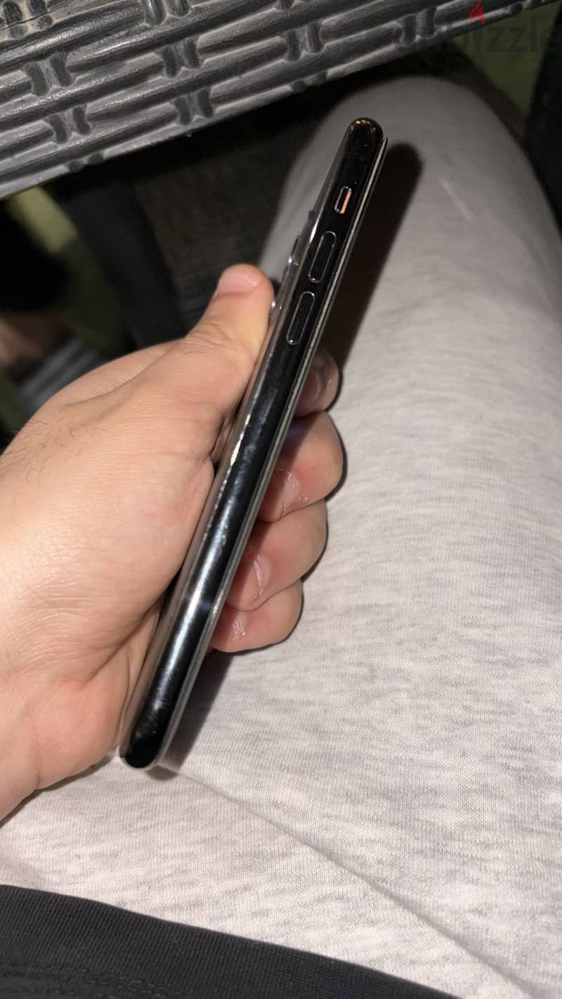 Apple - iPhone 11 Pro 3