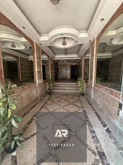 فرررررررررصة للسكـن او الاستثمـار 275 متـــــر للبيــــع امام مستشفى بهيه مباشـــرة