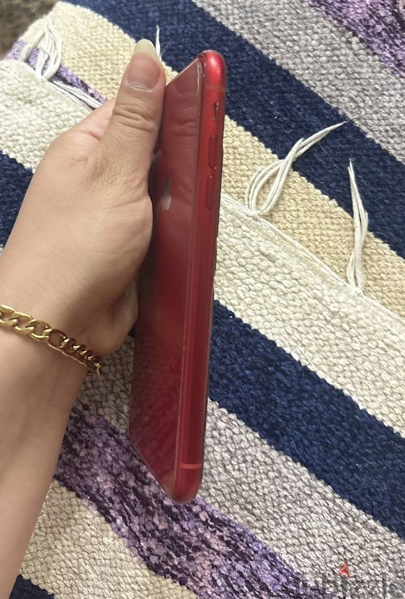 Apple - iPhone XR 1