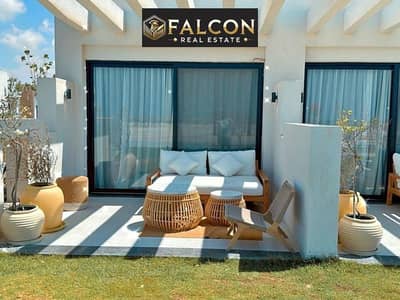Installments over 8 months and delivery by 2026!!! Steps to the sea with a full view from all rooms. Villa for sale, VIP finishing, min from Fouka Bay