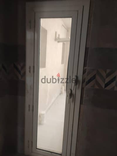 باب الومنيوم مفصلي سوناتا ٤٥ زجاج دبل عاكس ابيض ٧٠ * ٢٢٠