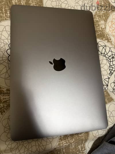 MacBook pro intel core I7 512