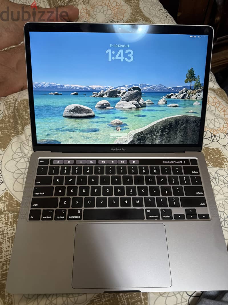 MacBook pro intel core I7 512 1