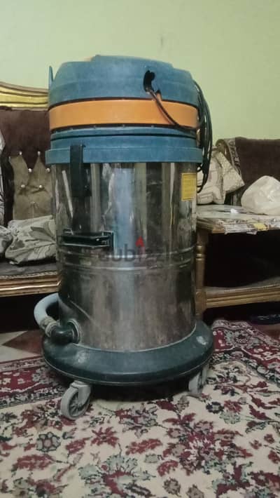 للبيع مكنسه شفط مياة. 2 ماتور  حاله جيده