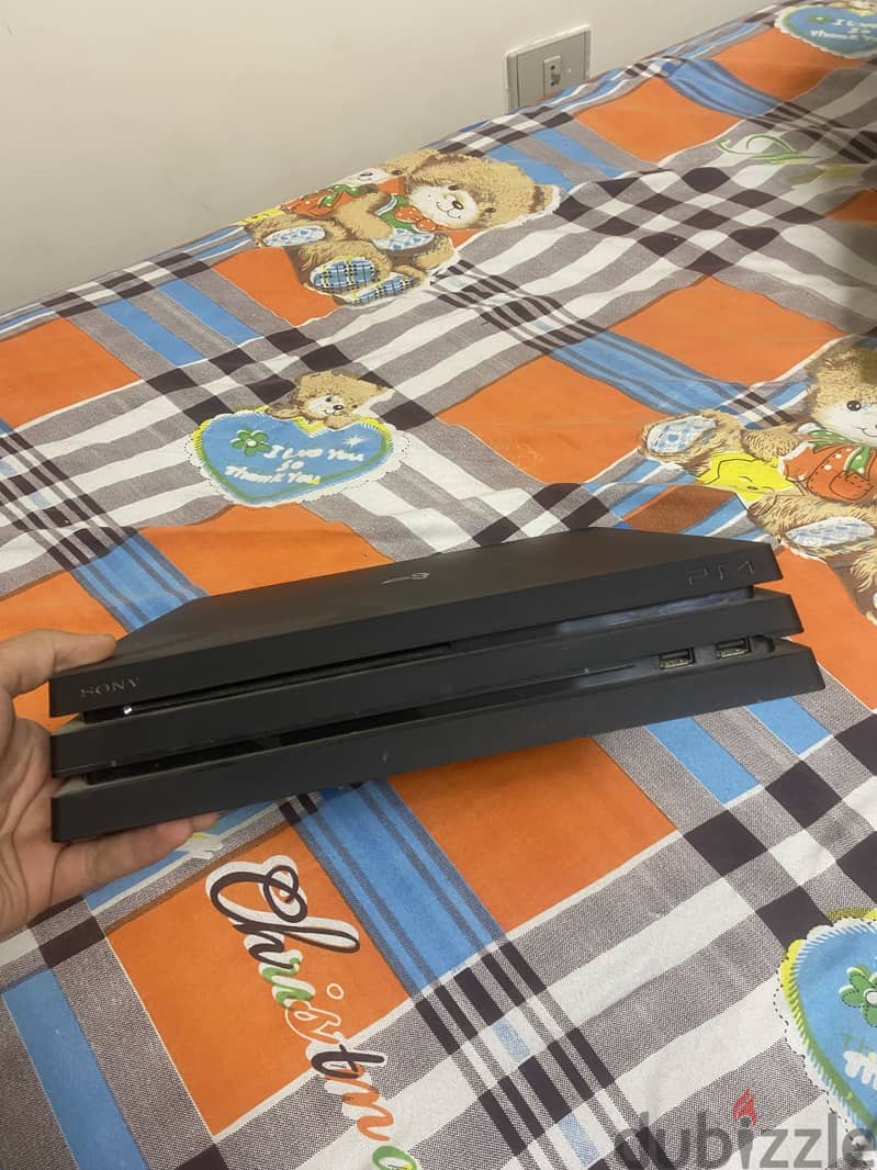 Ps4 pro barely used 3