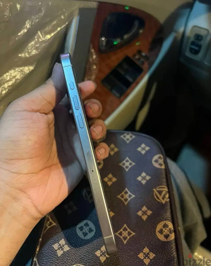 Apple - iPhone 15 Pro Max 2