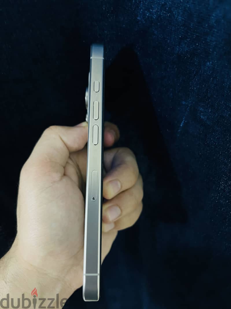 Apple - iPhone 16 Pro 4