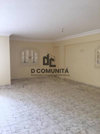 A magical marine view of a large garden. . Apartment for rent residential after renovation in the kitchen and curtains in one of the most distinctive areas of the violet