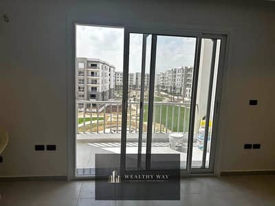 Corner Finished Ready To Move apartment for sale in hyde park new cairo compound corner bahary next to mivida and auc , palm hills 5th settlement