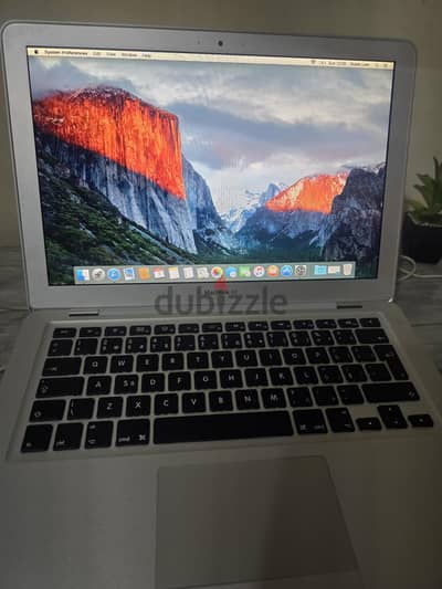 Macbook air 2010.13. 3 inch . with Charger