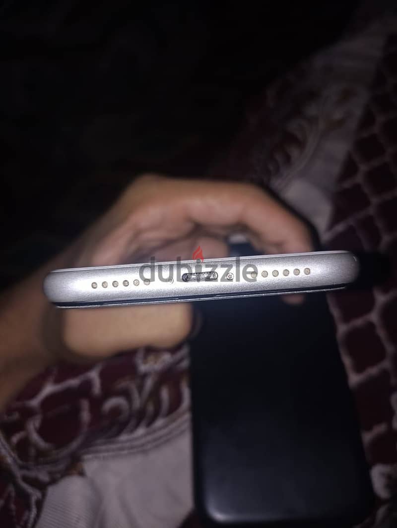 Apple - iPhone 11 2