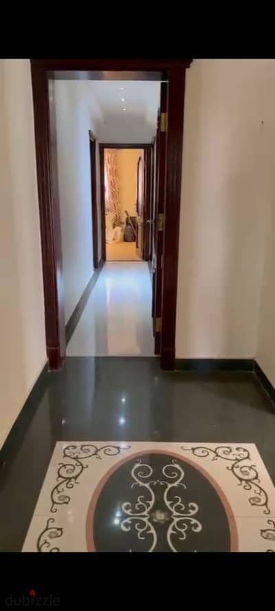 شقة ايجار قانون جديد في مكرم عبيد مدينة نصر 3 غرف نوم 2 حمام 200 متر دور تامن اسانسير فى يس راغب مكرم عبيد بجوار رايه ماركت