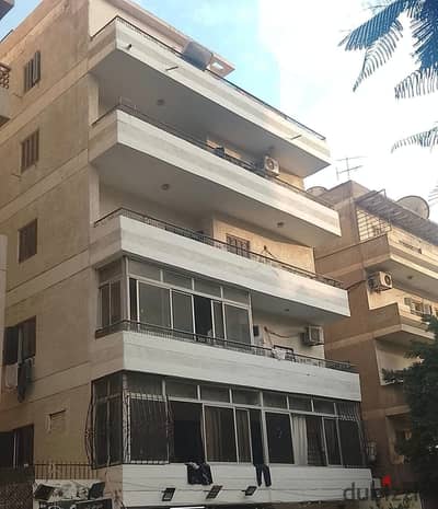 عماره للايجار في مدينة نصر في الحي السابع موقع مميز ١٠ شقق دقيقتين لكل الشوارع الرئيسية  ارضي و ٤ أدوار وروف مساحه الدور ٢٢٠م علي شقتين  مطلوب ١٥٠ الف في الشهر