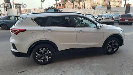 جيتور ليموزين ٢٠٢٦ ٧راكب  للتوصيل بالسائق للمطارات والسفر