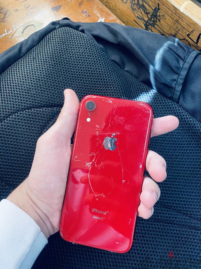 Apple - iPhone XR 4
