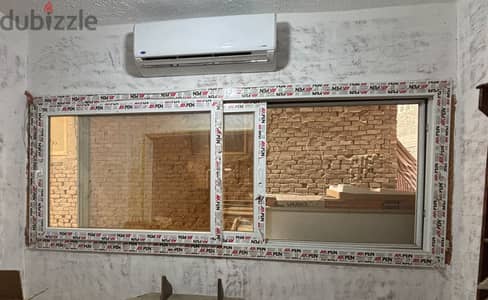 شباك صالة جرار 2 ضلفة زجاج دبل عاكس كاتم صوت (3 متر × 1.2 متر) upvc