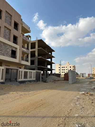 Apartment for sale at a bargain price in the finest neighborhoods of Bayt Al-Watan, prime location in front of the view zone