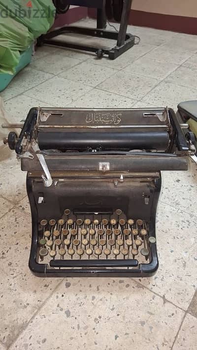 آلة كاتبة عربي Continental Vintage أصلية