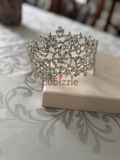 Own the Elegance: Pre-Loved HALO by Aya Radwan Tiara