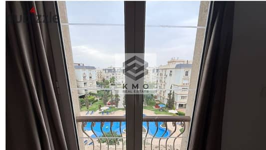The best and least price for a 167m penthouse and a 90m roof, fully finished in the compound, immediate delivery, ultra super luxury, with added air conditioning, and one of the distinctive views inside Mountain View Hyde Park.