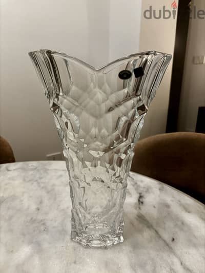 Crystal asfour vase