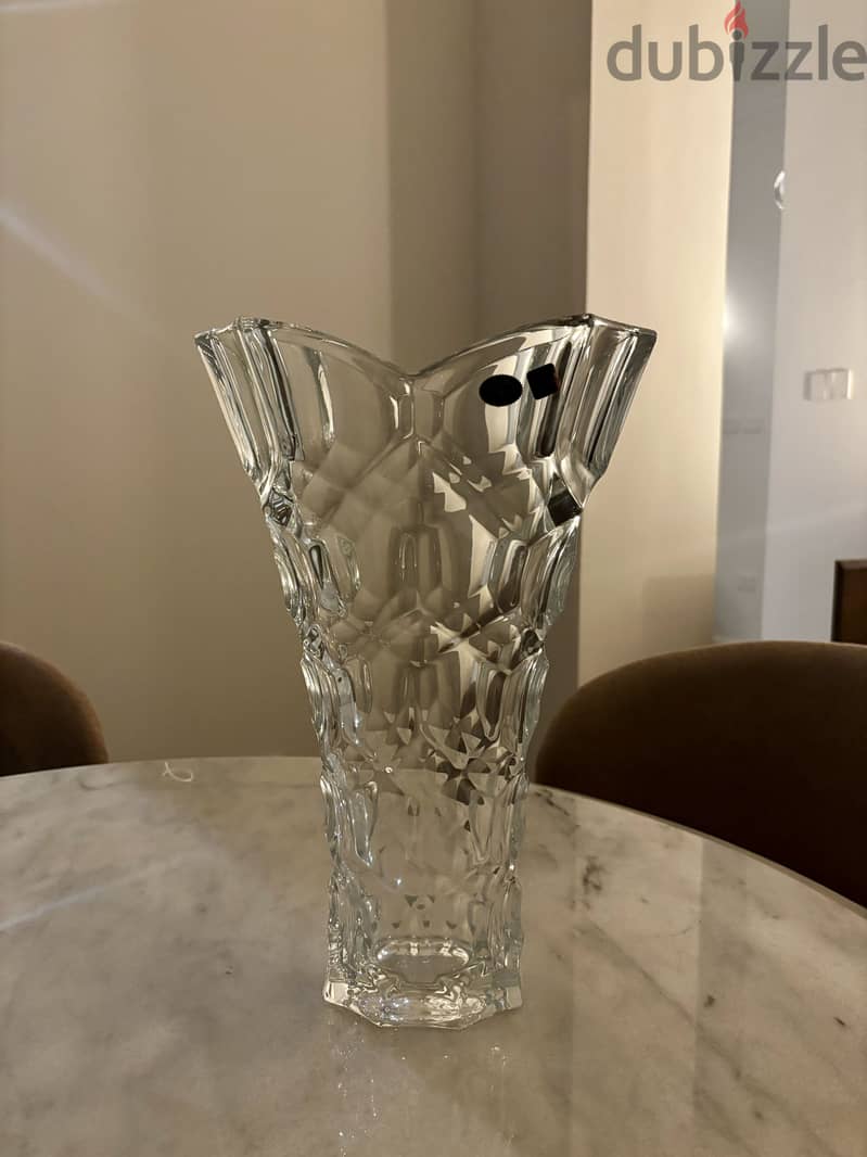 Bohemia crystal vase from Sheffield كريستال بوهيمي 1