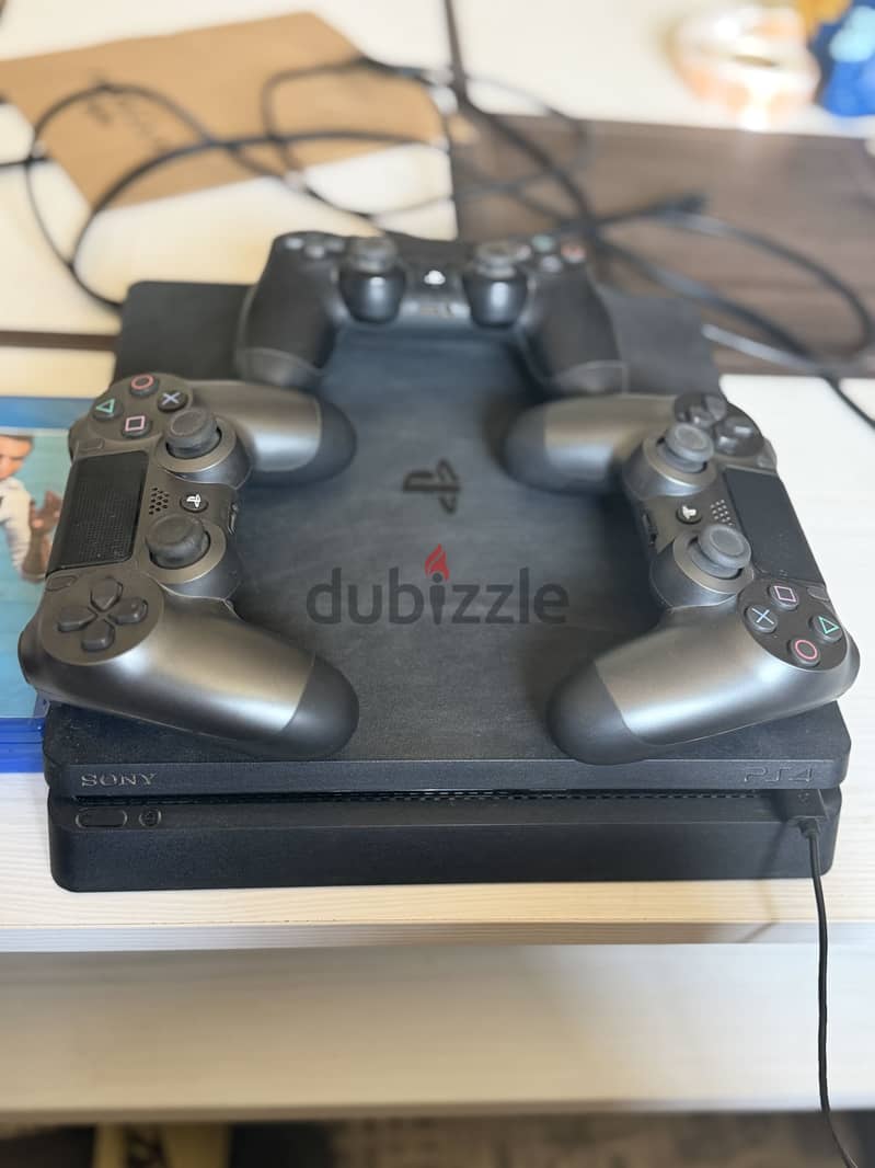 Ps4 slim 1