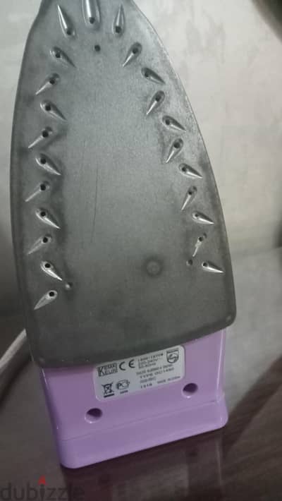 مكواة بخار ماركة فيليبس  حالتها جيدة