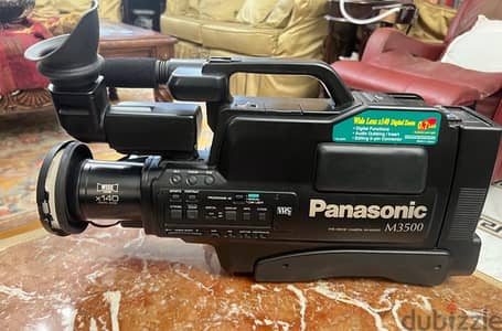 كاميرا باناسونيك M3500 صناعة يابانيه من التحف النادرة كالجديدة تماما .