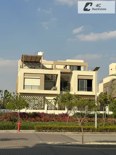 اقل سعر توين هاوس للبيع مساحة 295م استلام فوري علي افضل وجهة في المشروع Palm hills new cairo