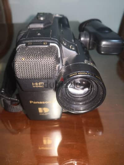 Vintage Collectors Panasonic X16 Palmcorder Camcorder Video Camera