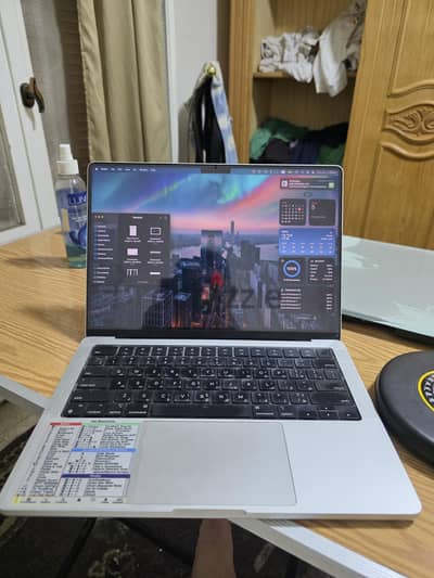 MacBook Pro 14 inch M1 Max (10-CPU/32-GPU, 64GB RAM, 2TB SSD)